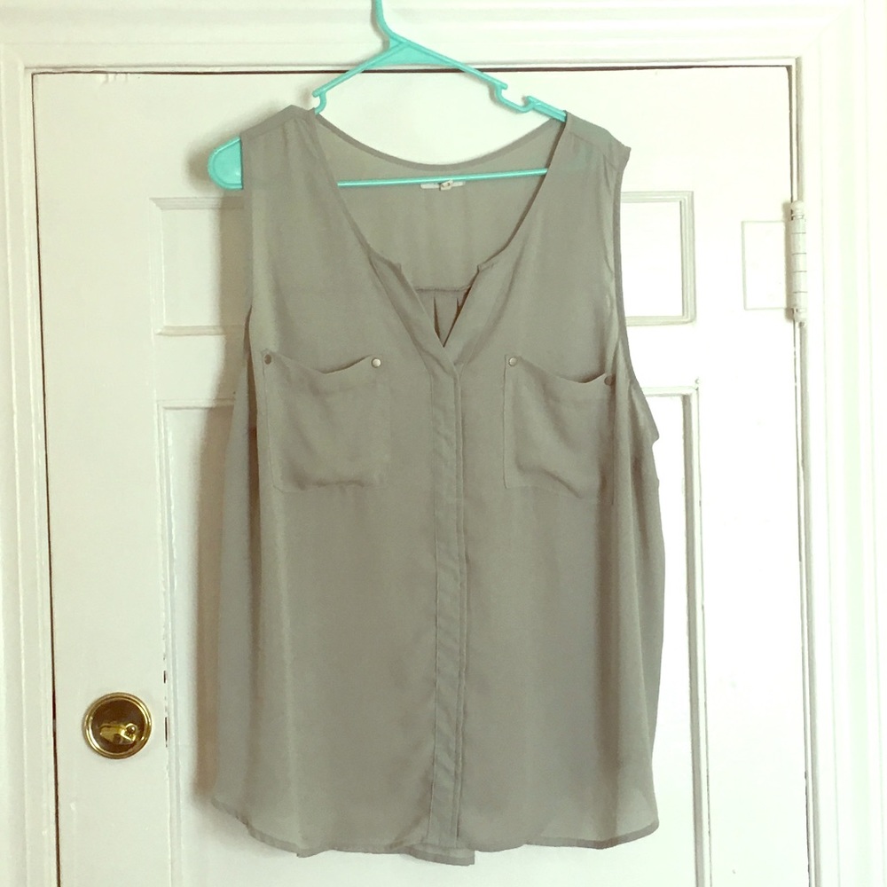 Tank top with pockets - Picture 1 of 3